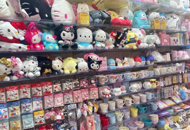 aeon_asahikawanisi_sanrio1-1.jpg